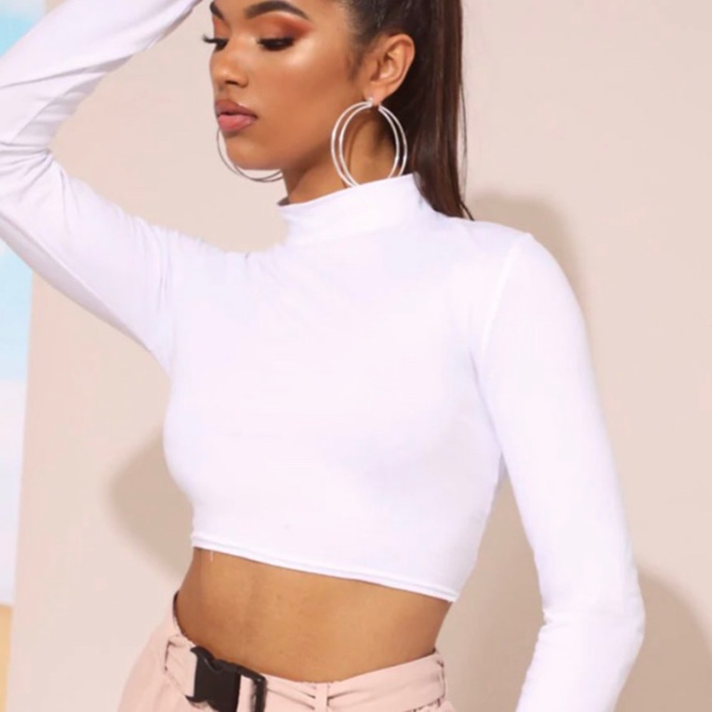 Prettylittlething Mock Neck Crop Top